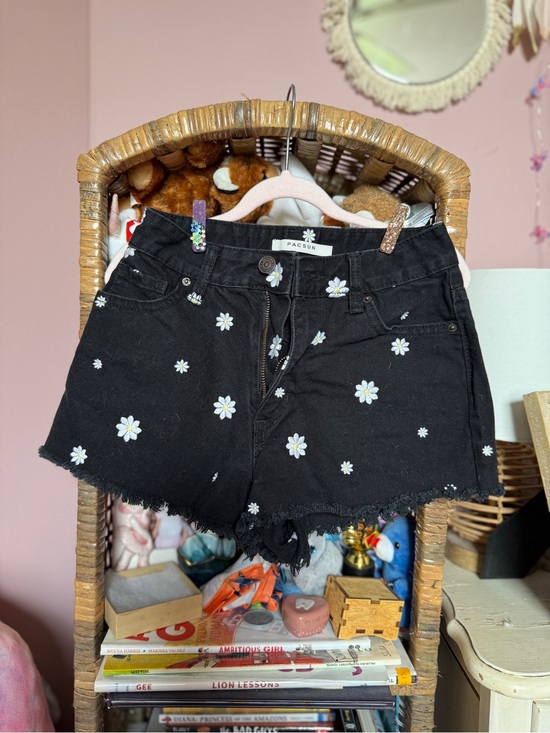 PacSun Other - PacSun Black Daisy-Embroidered Denim Cutoff Shorts
